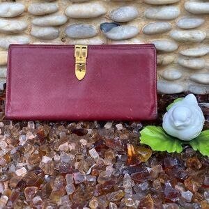 Authentic GUCCI Red Leather Long Slim Double-Sided Wallet w/ COA. Quiet Luxury